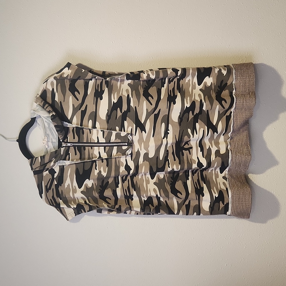 POL hooded sleeveless top